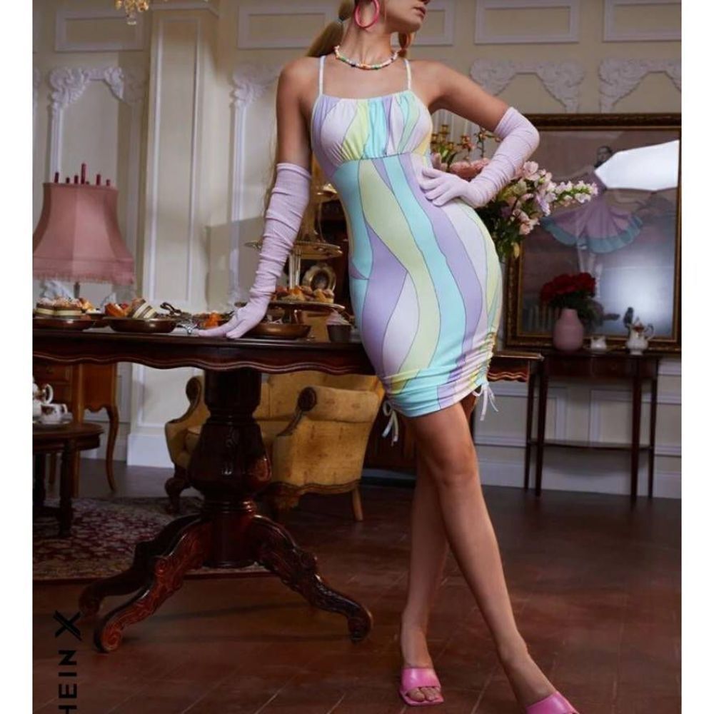 Drawstring bodycon dress   - Picture 4 of 6